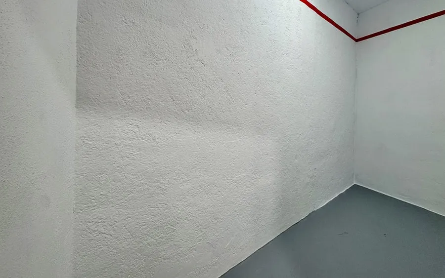 Acceso a trasteros en Chamart&iacute;n Madrid - Rampa y escalera desde la calle